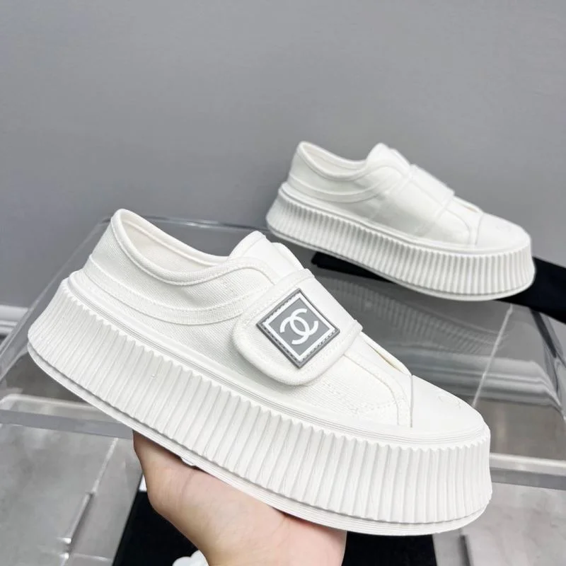 Chanel Low Shoes Durable 18088