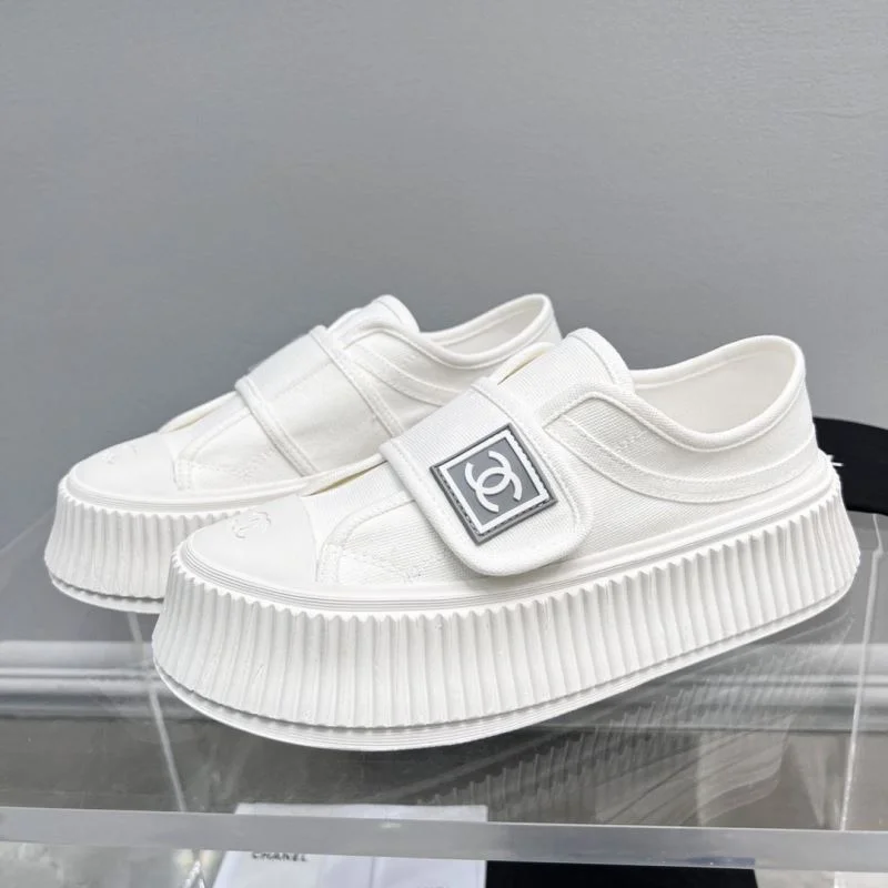 Chanel Low Shoes Durable 18088