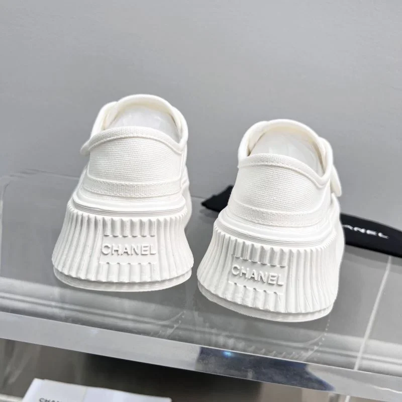 Chanel Low Shoes Durable 18088