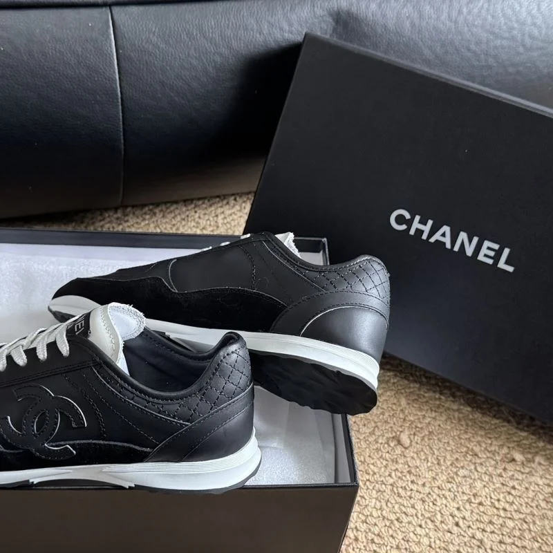 Original Chanel Low Shoes 18084