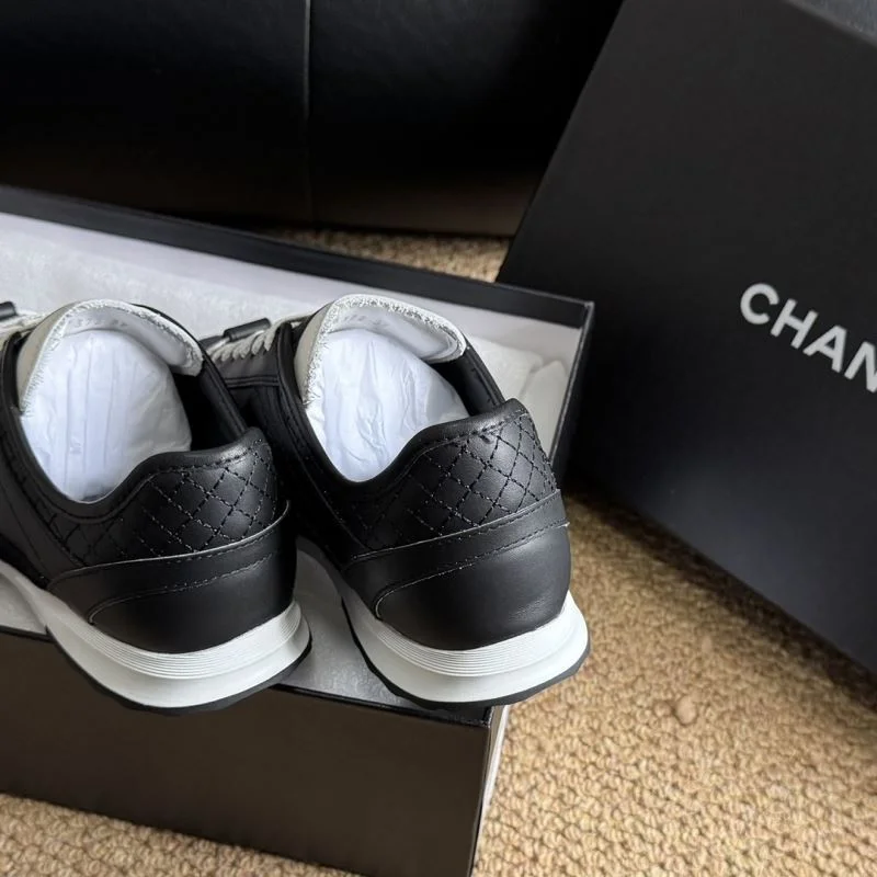 Original Chanel Low Shoes 18084