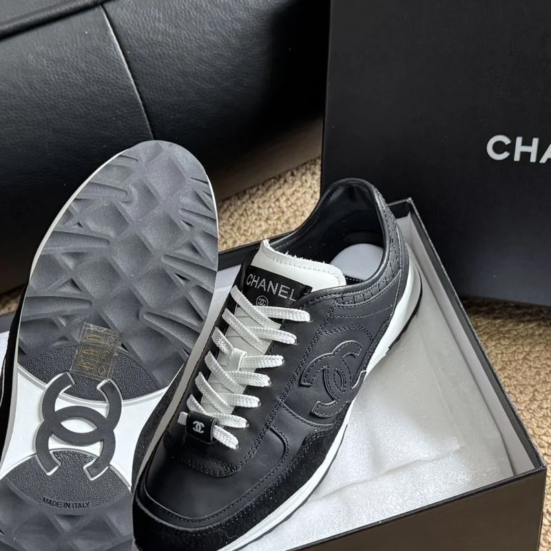 Original Chanel Low Shoes 18084
