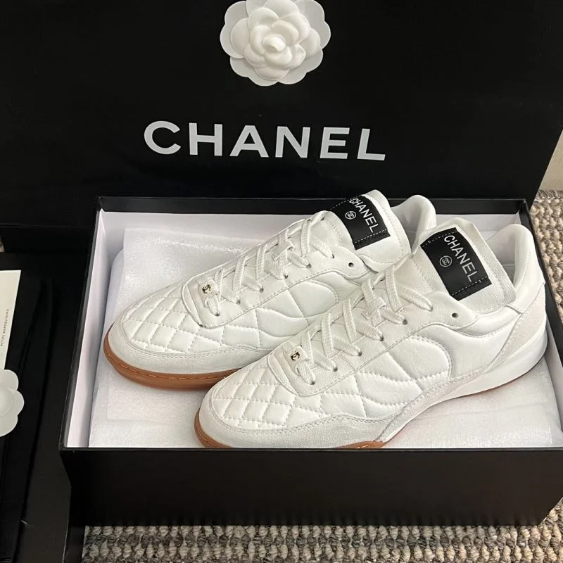 Popular Chanel Low Shoes 18106