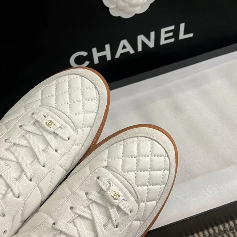 Popular Chanel Low Shoes 18106