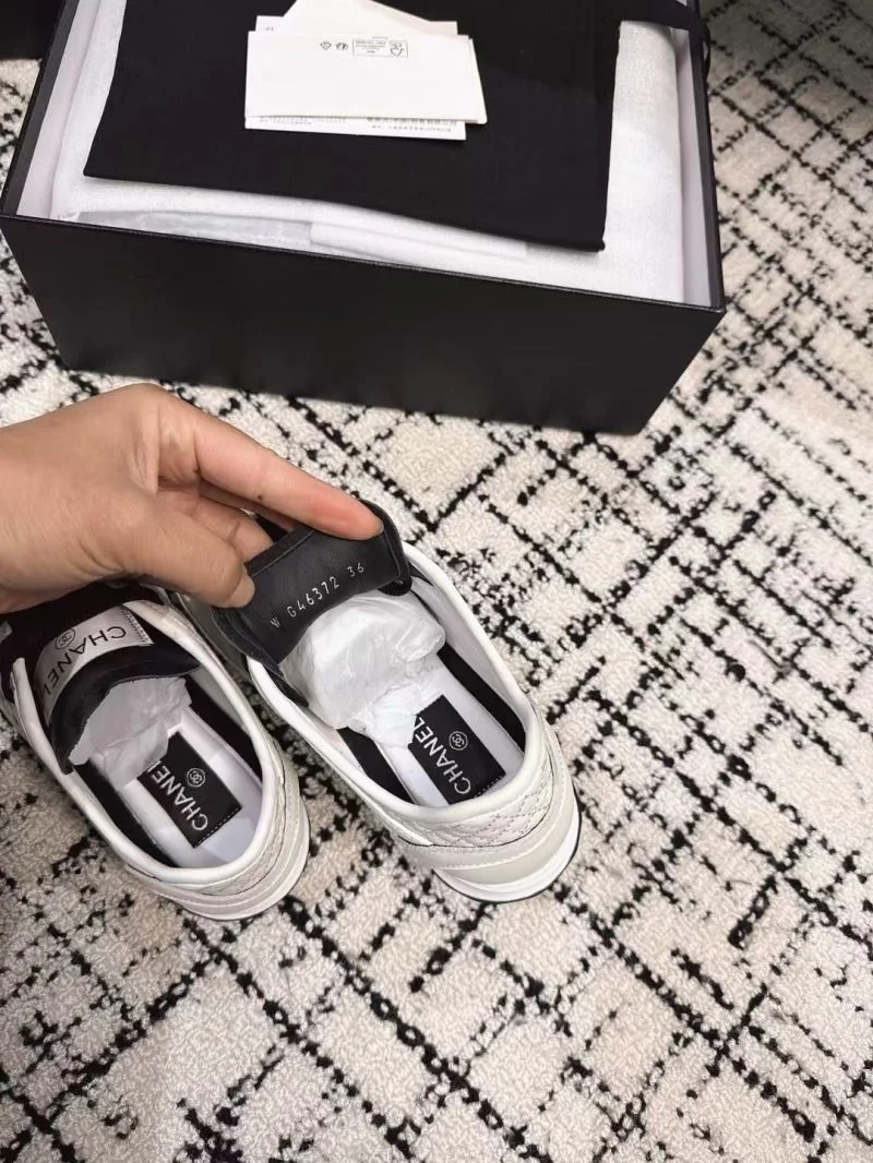 Chanel Low Shoes Snug 18054