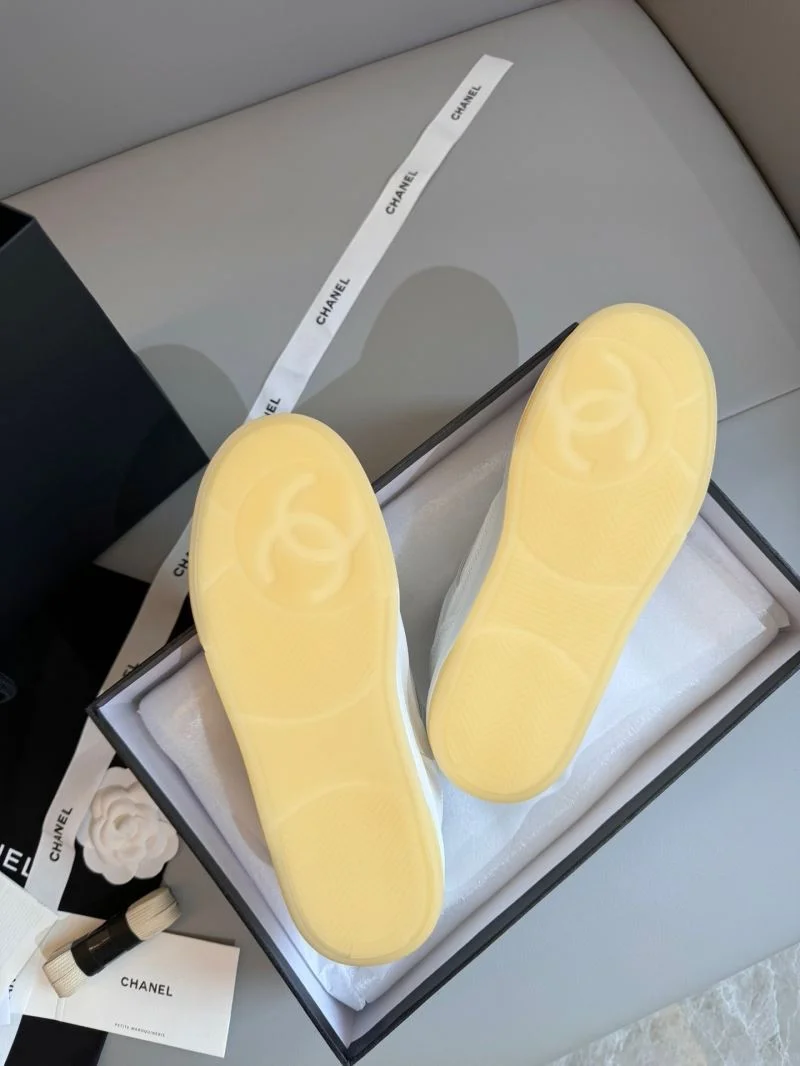 TechFriendly Chanel Low Shoes 18053
