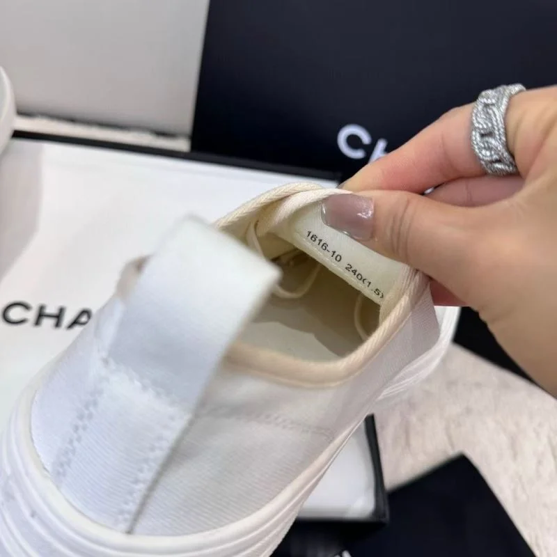 Chanel Low Shoes Practical 18044