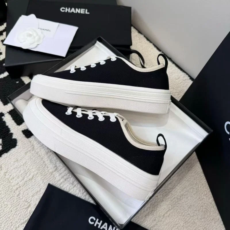 Resilient Chanel Low Shoes 18031