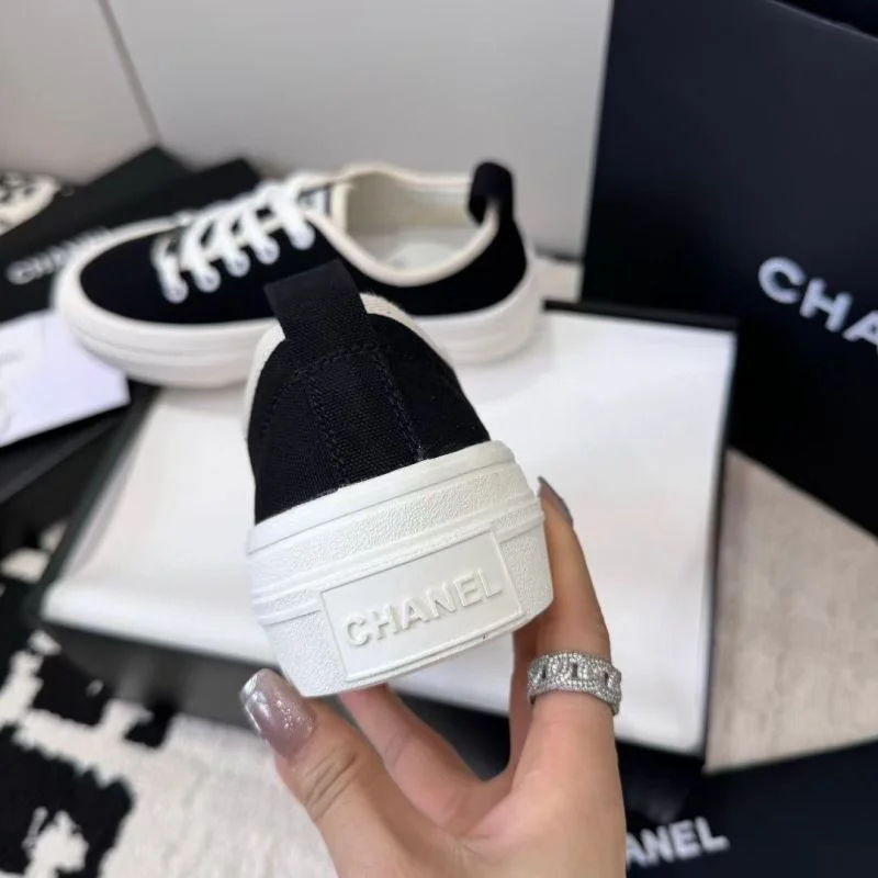 Resilient Chanel Low Shoes 18031