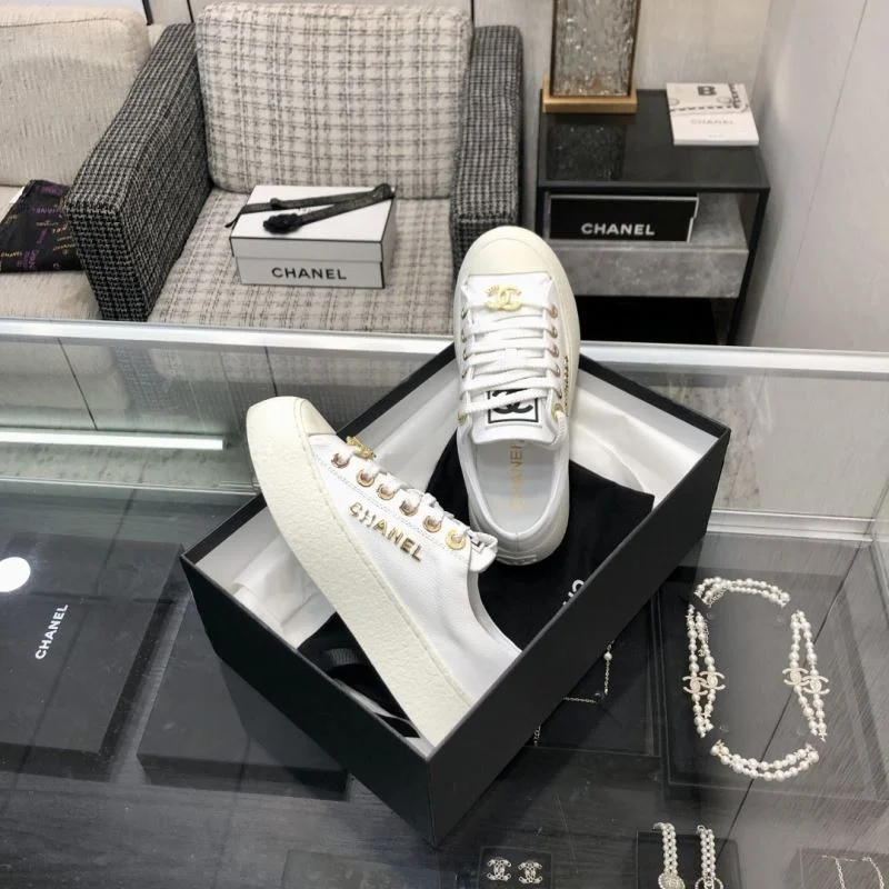 Chanel Low Shoes Durable 18033