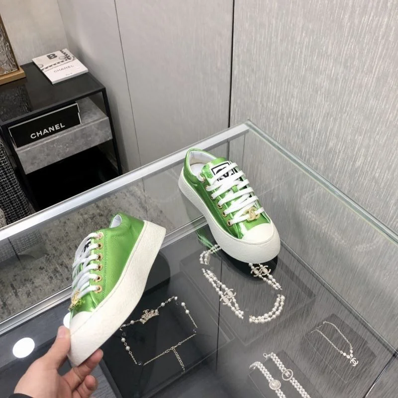 Chanel Low Shoes Durable 18027