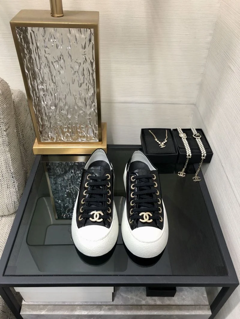 Chanel Low Shoes TimelessDesign 18030