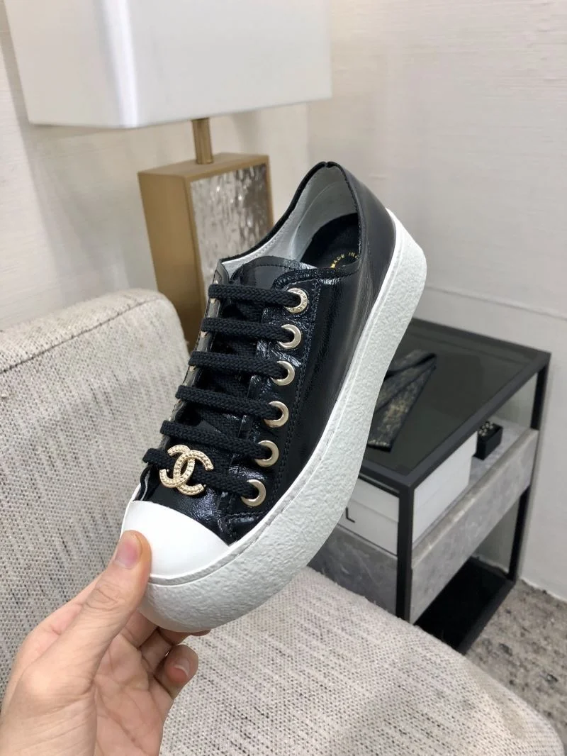 Chanel Low Shoes TimelessDesign 18030
