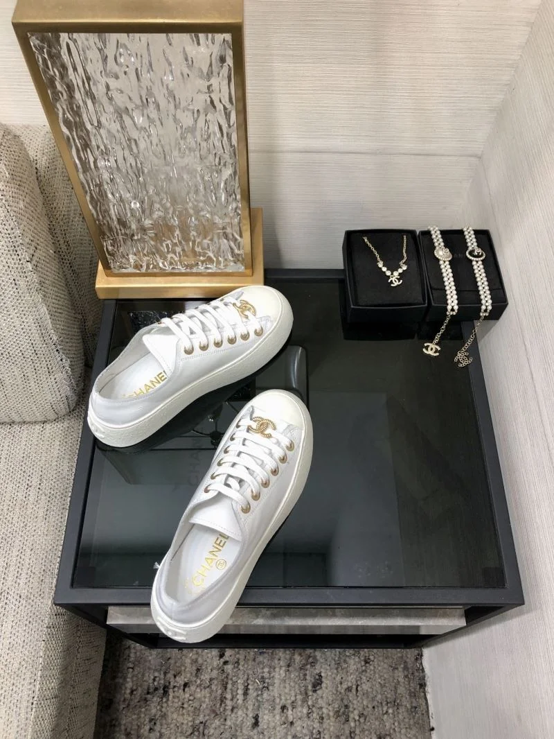 Durable Chanel Low Shoes 18020