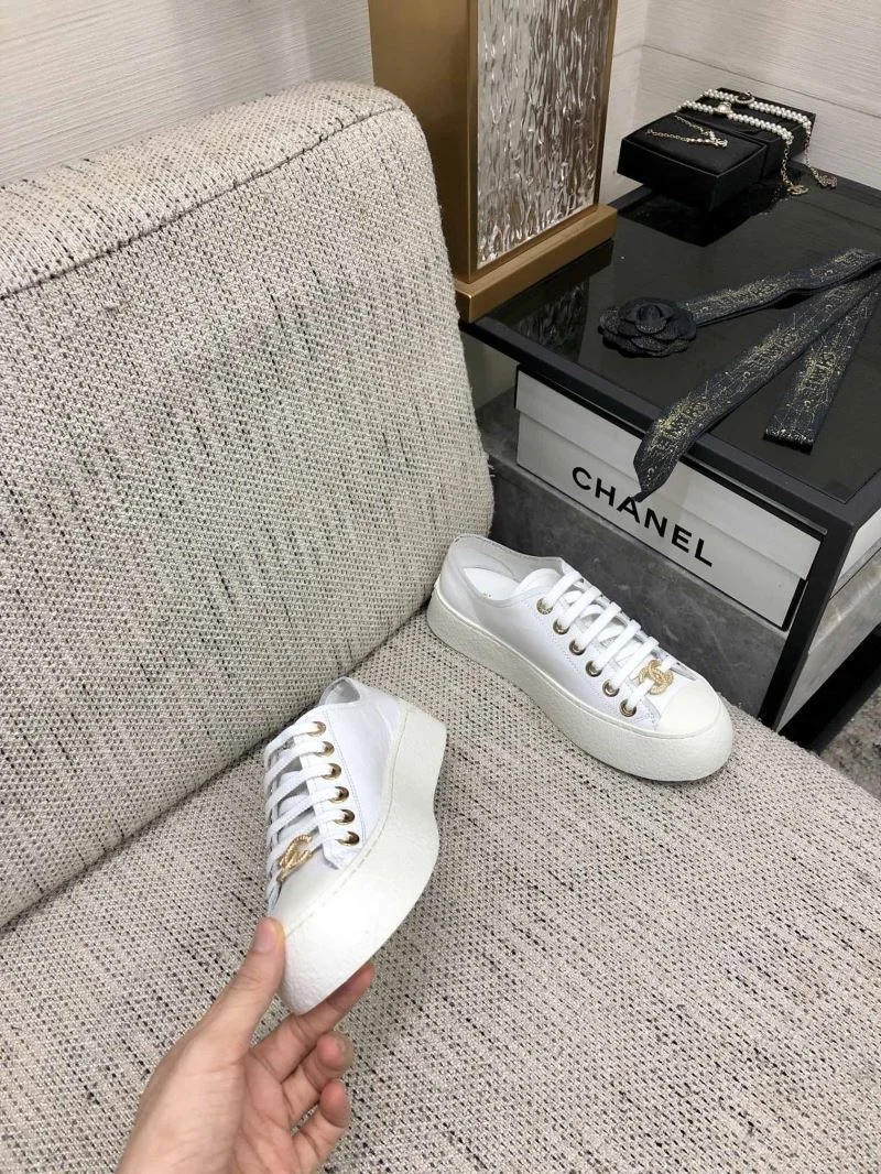 Durable Chanel Low Shoes 18020