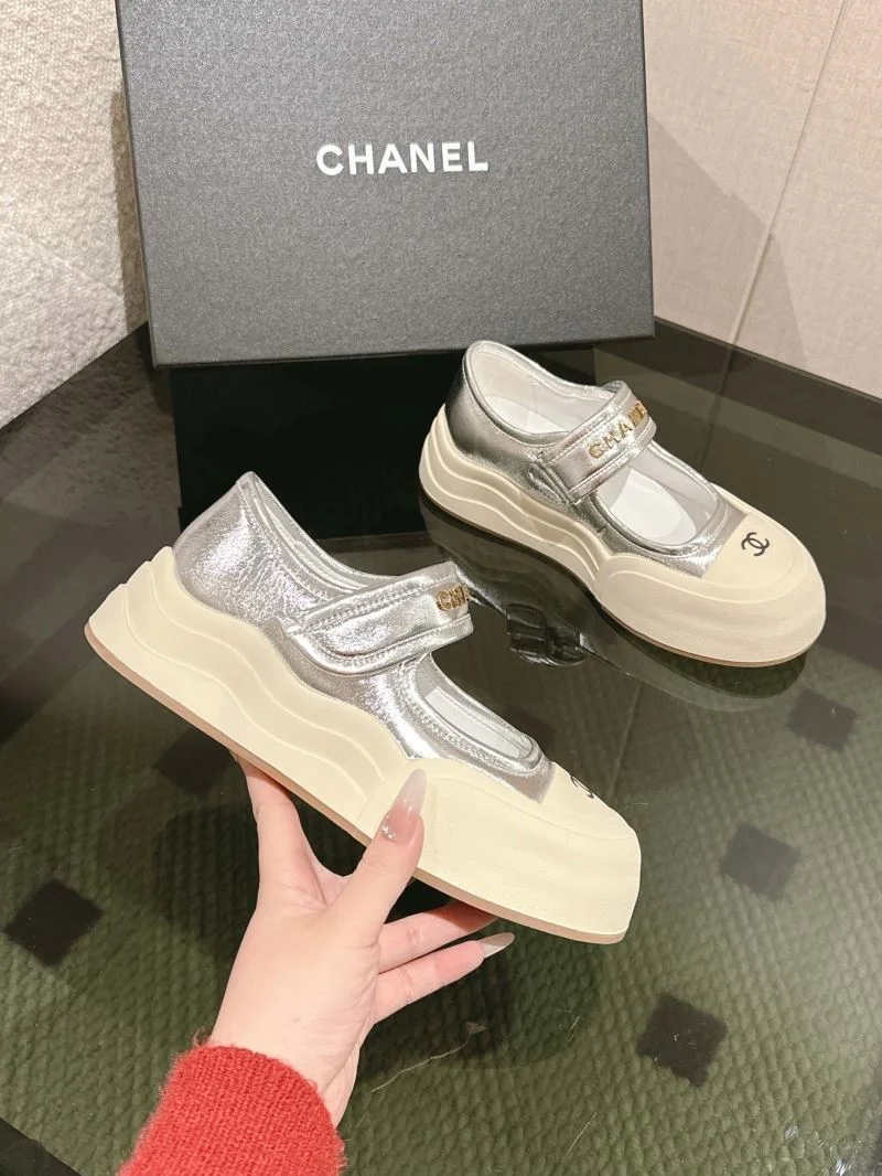 Colorful Chanel Low Shoes 18023