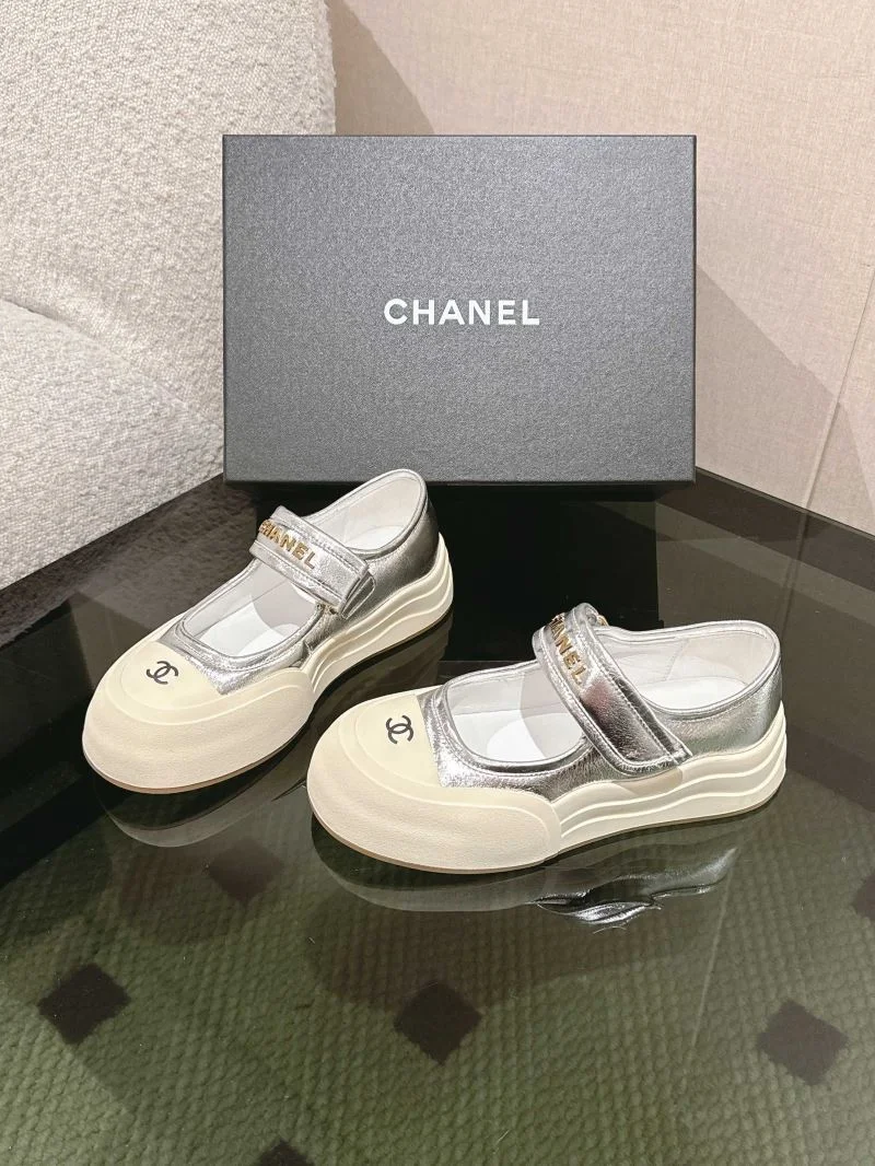 Colorful Chanel Low Shoes 18023
