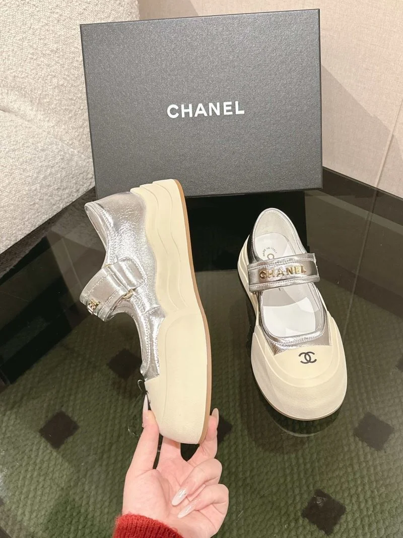 Colorful Chanel Low Shoes 18023