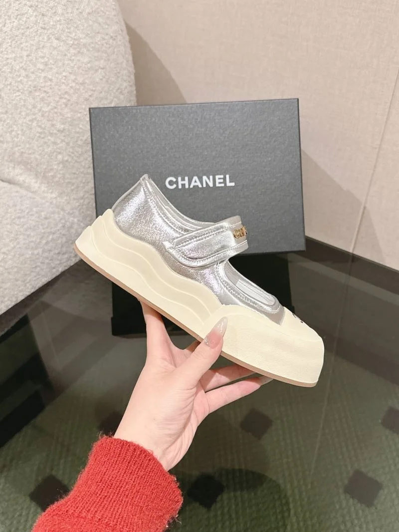 Colorful Chanel Low Shoes 18023