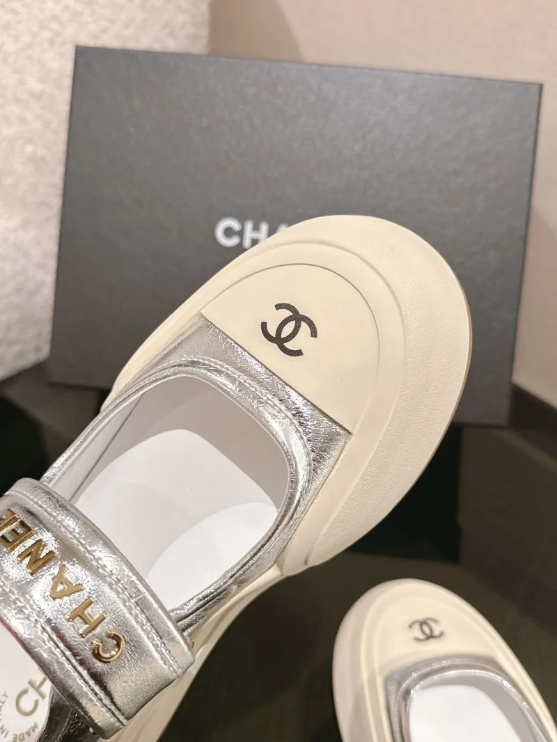 Colorful Chanel Low Shoes 18023