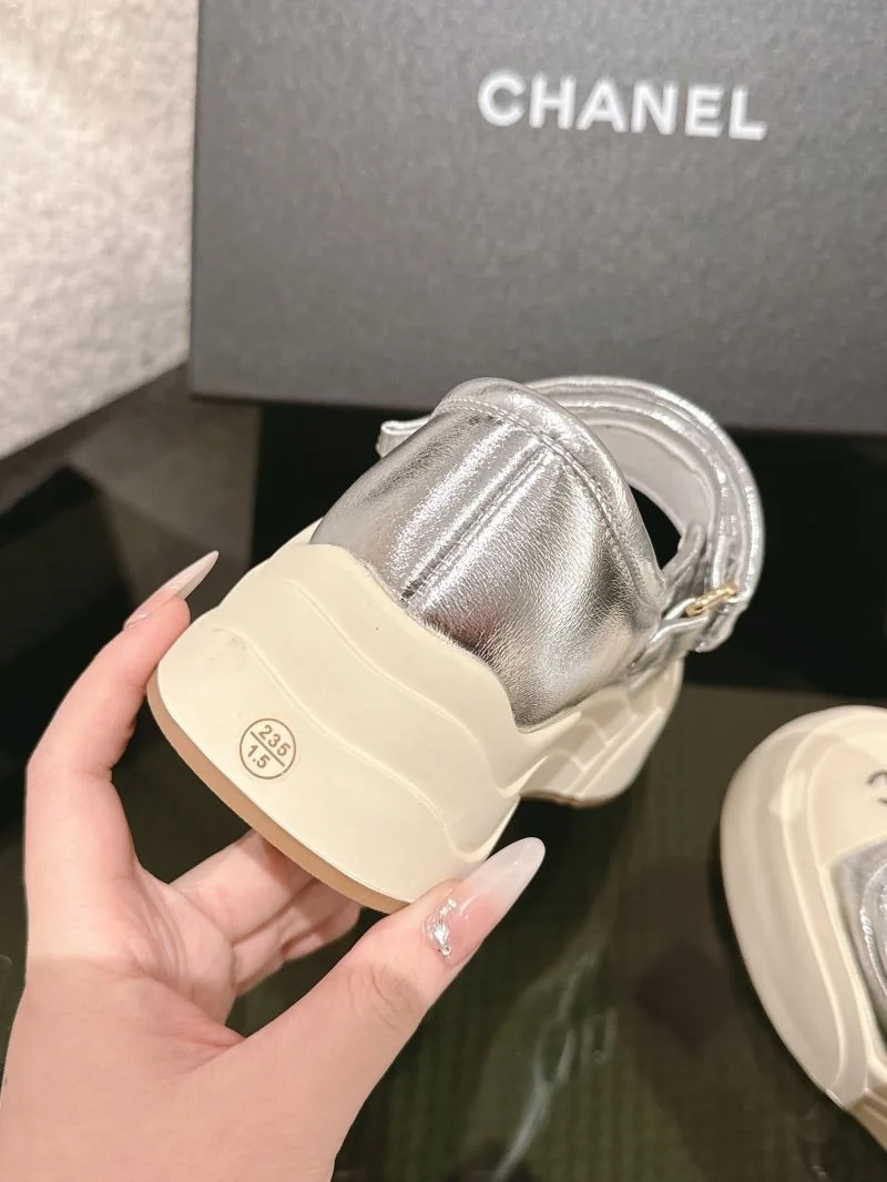 Colorful Chanel Low Shoes 18023