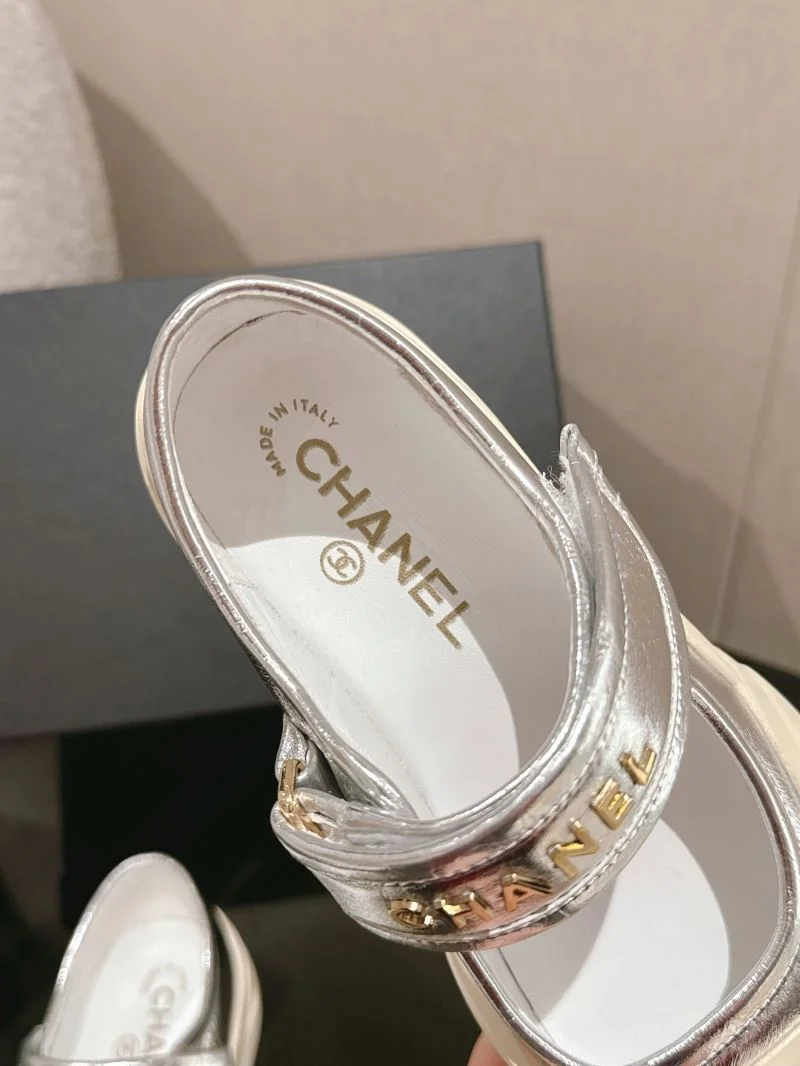 Colorful Chanel Low Shoes 18023