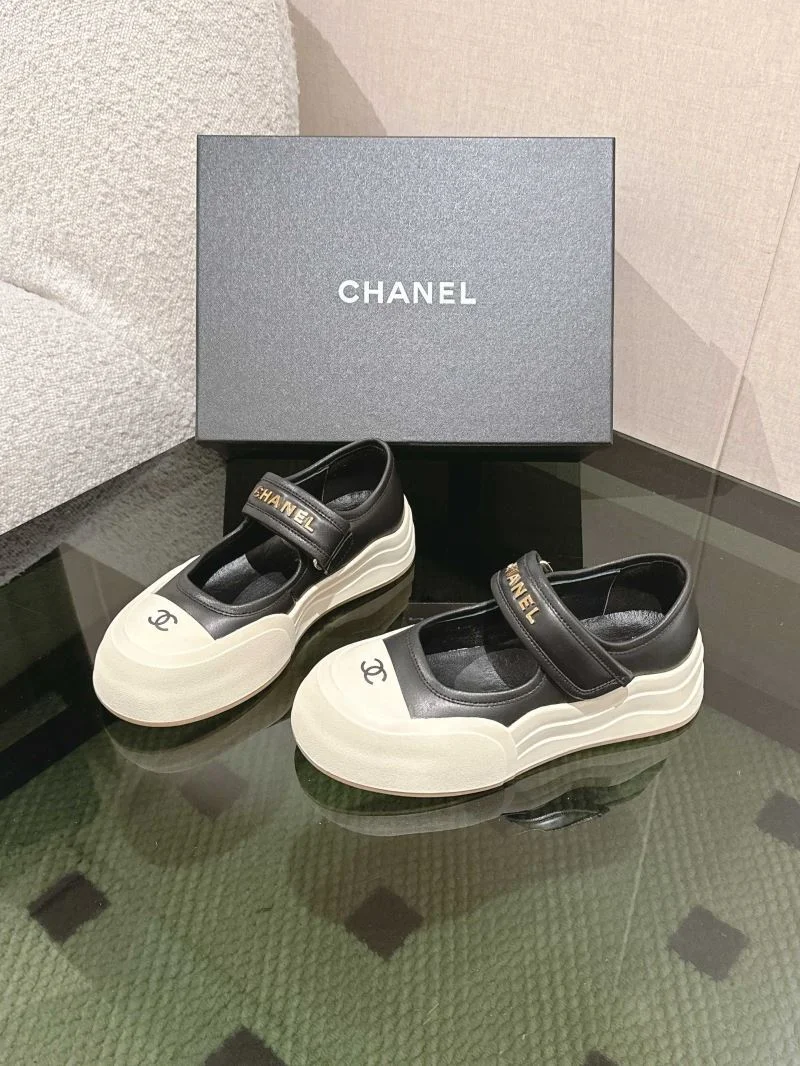 Chanel Low Shoes Lightweight 18024
