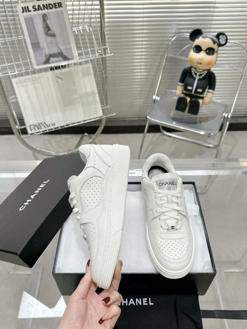 Flexible Chanel Low Shoes 18073