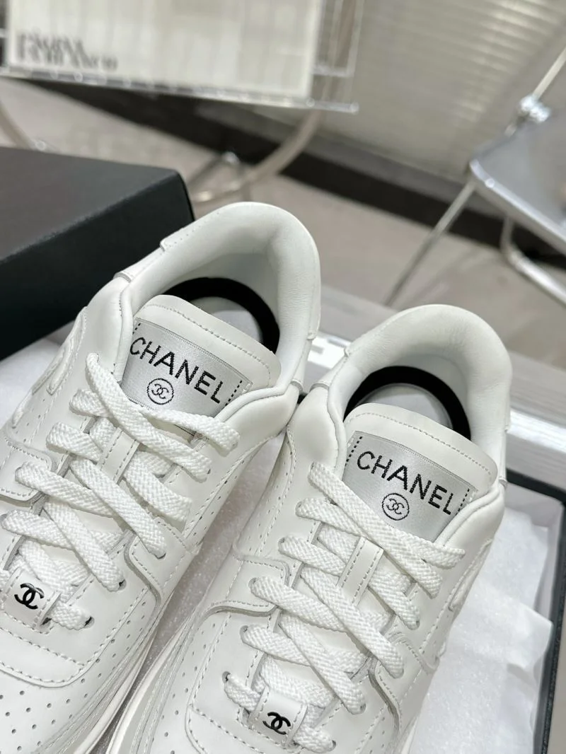 Flexible Chanel Low Shoes 18073