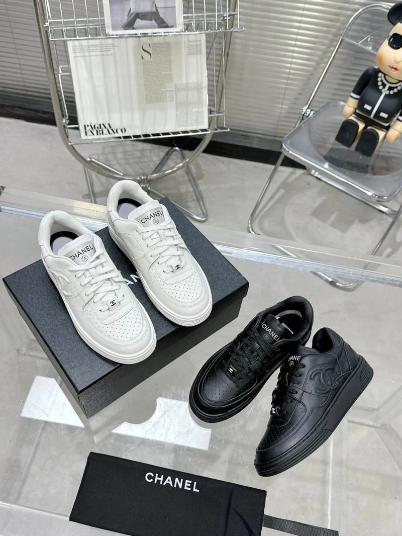 Flexible Chanel Low Shoes 18073