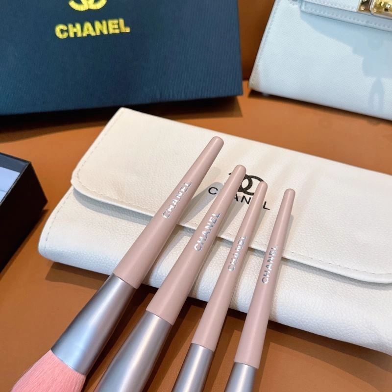 Unique Chanel Makeup Brushe 267589