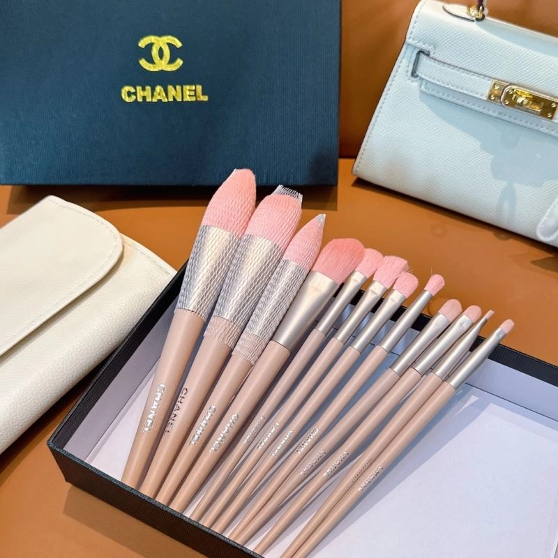 Unique Chanel Makeup Brushe 267589