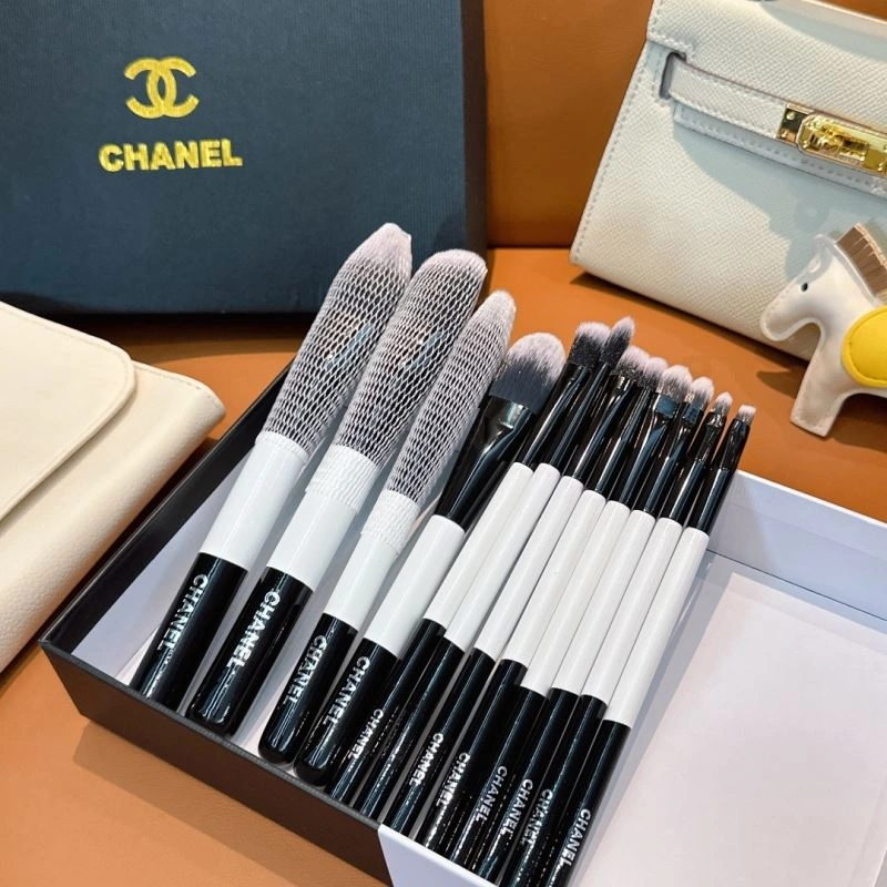 Chanel Makeup Brushe Lightweight 267580