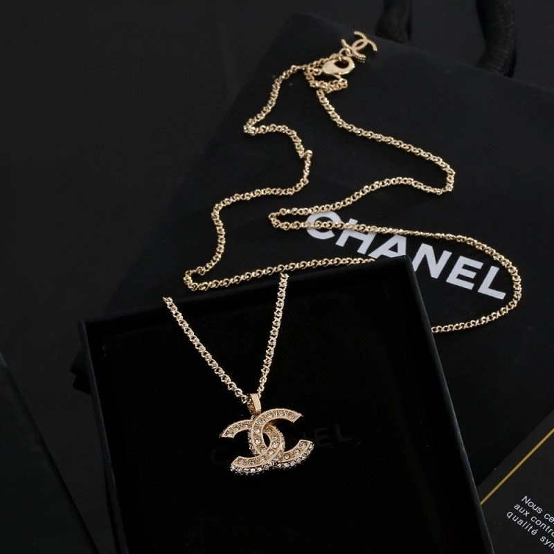 Original Chanel Necklaces 231024