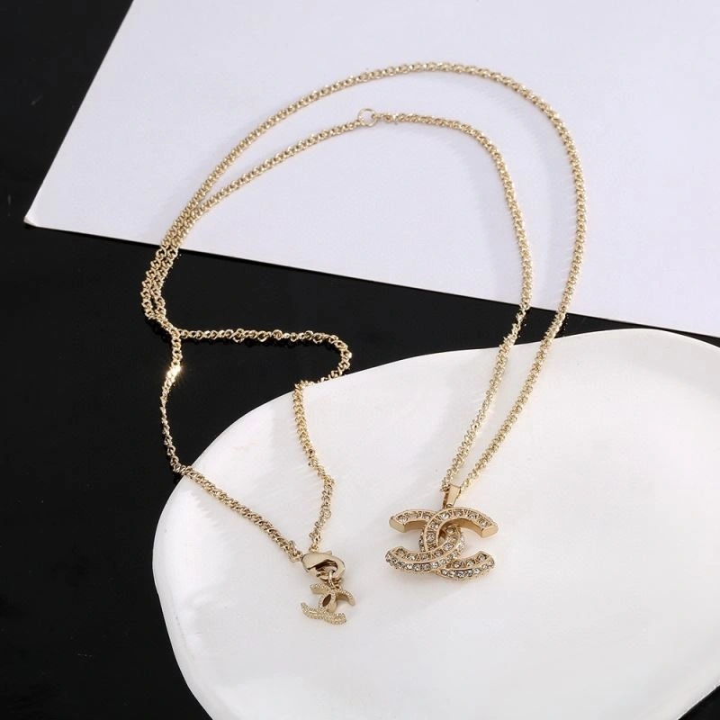 Original Chanel Necklaces 231024