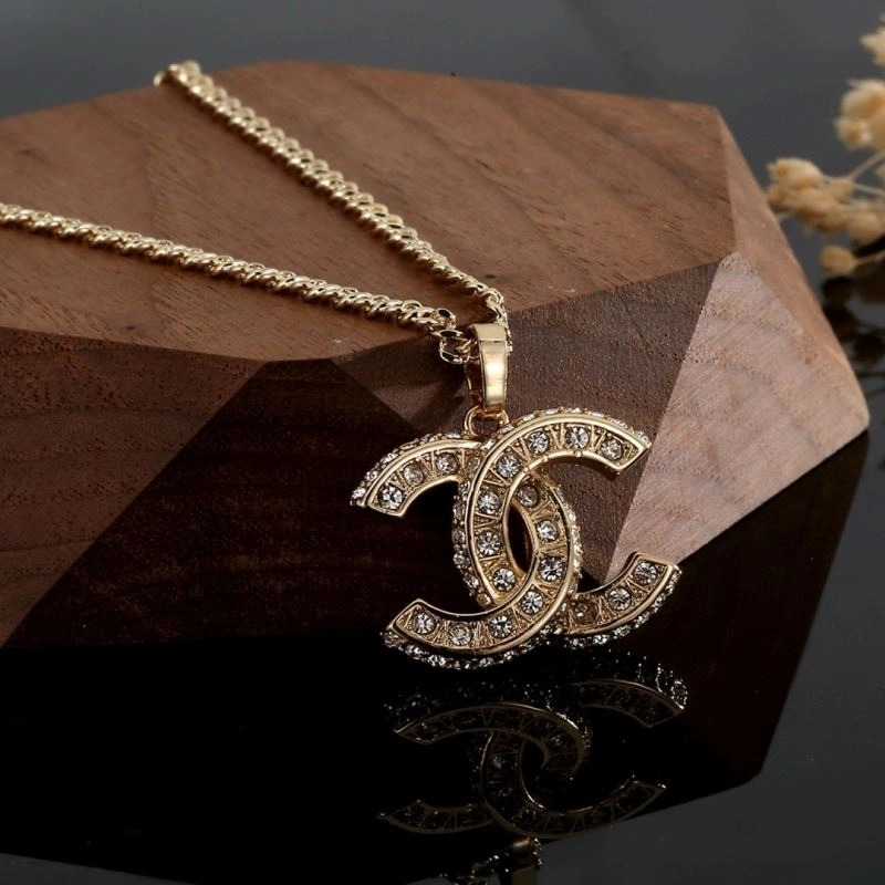 Original Chanel Necklaces 231024