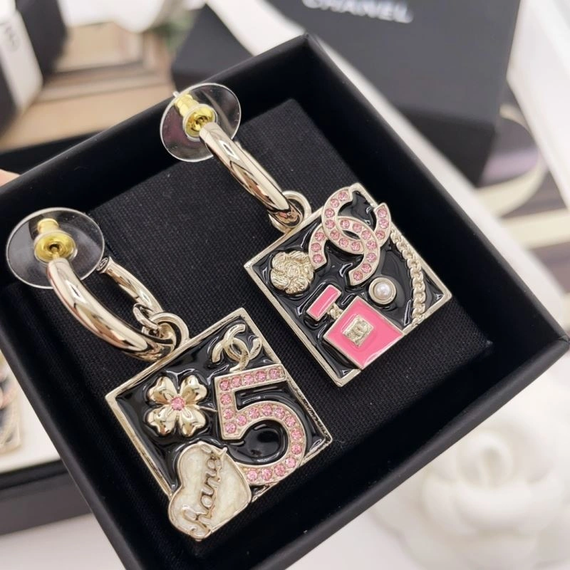 Chanel Necklaces Cozy 231017