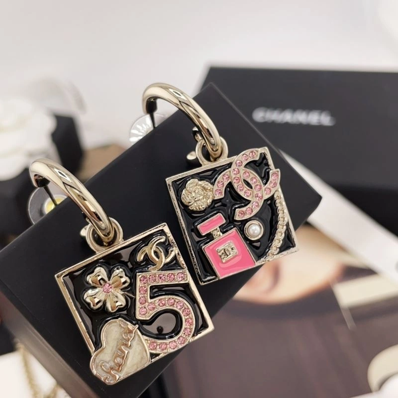 Chanel Necklaces Cozy 231017