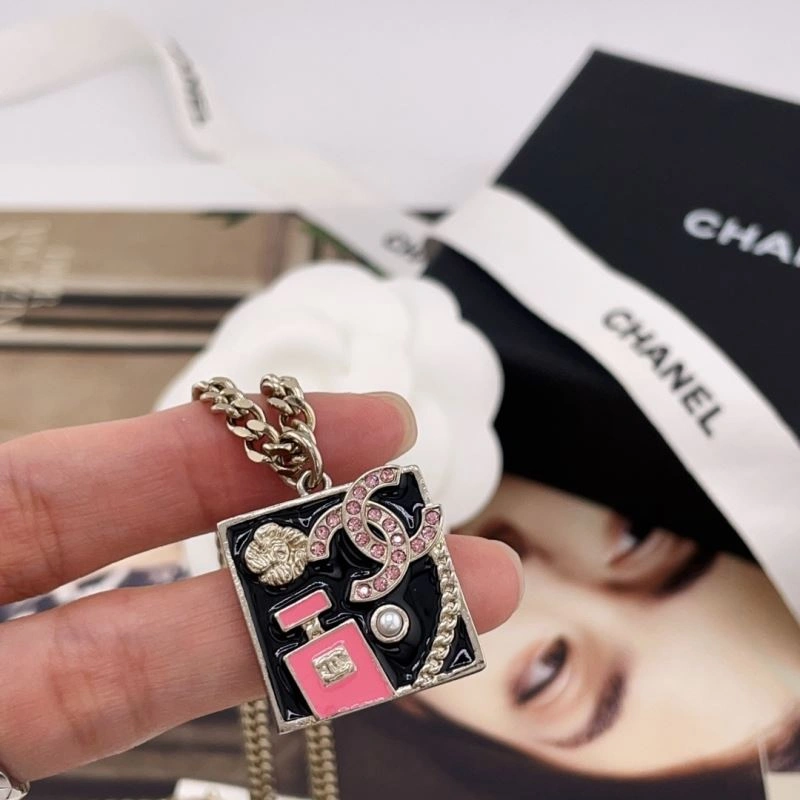 Chanel Necklaces Cozy 231017