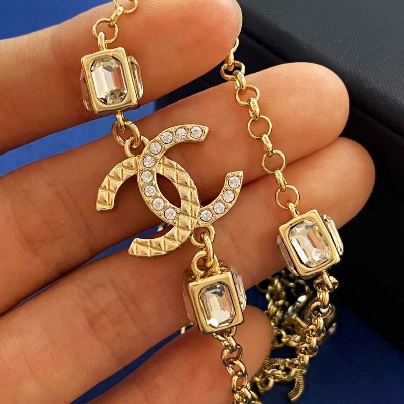 Chanel Necklaces Packable 231040