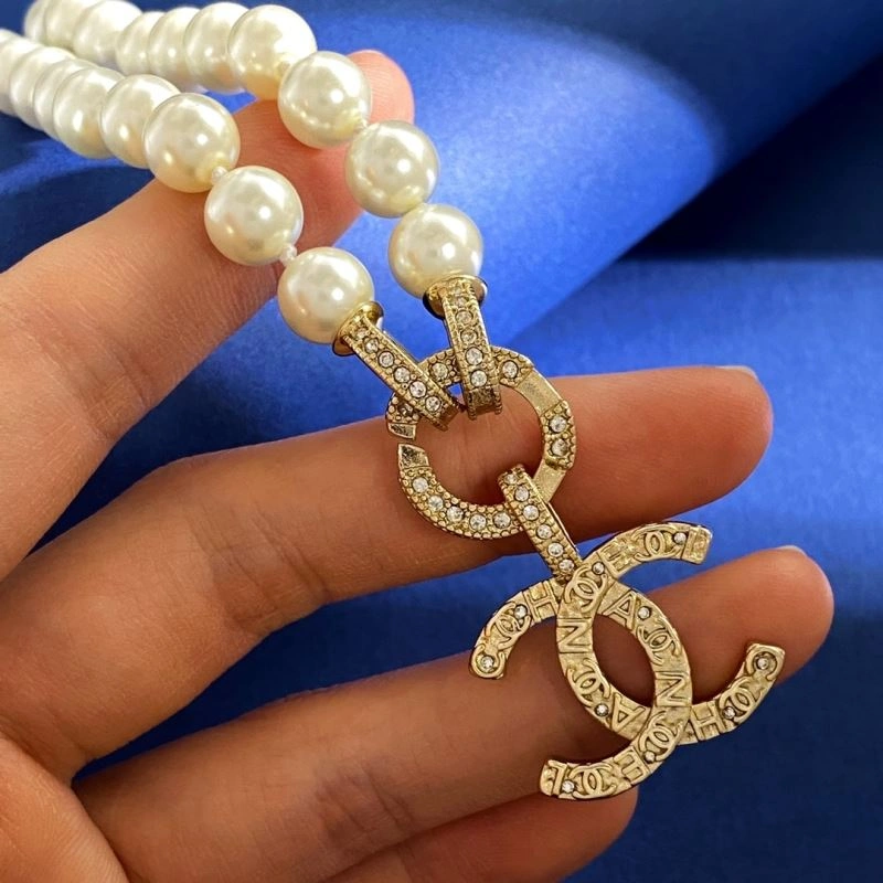 Lightweight Chanel Necklaces 231038