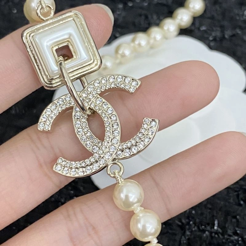 Chanel Necklaces Contemporary 231009