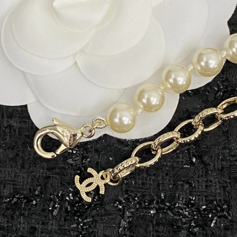 Chanel Necklaces Contemporary 231009
