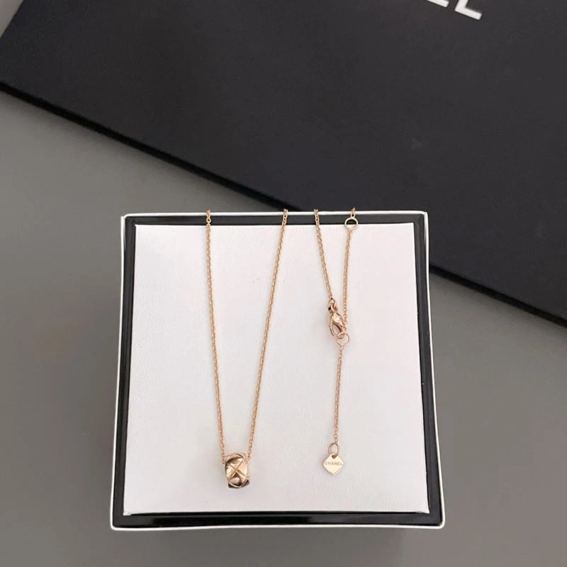 Stylish Chanel Necklaces 231087