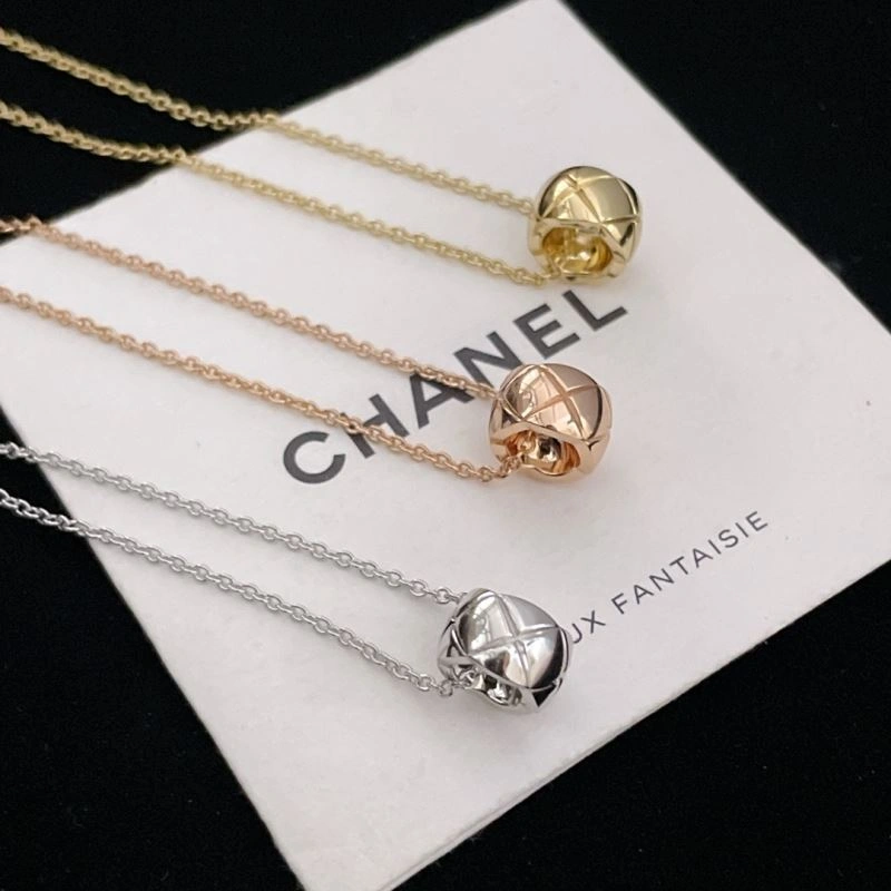 Stylish Chanel Necklaces 231087