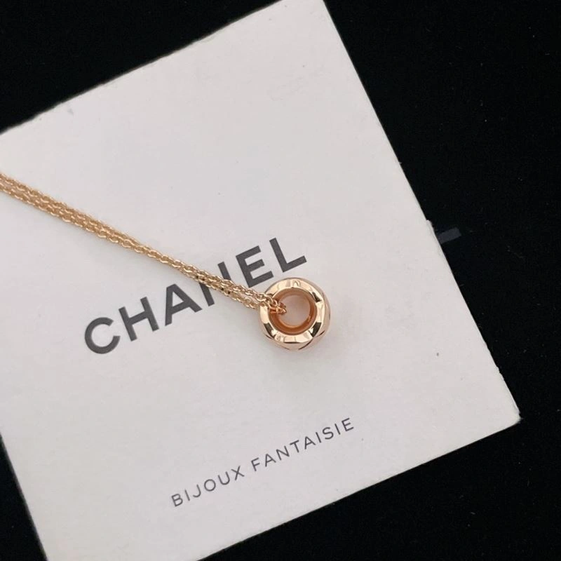 Stylish Chanel Necklaces 231087