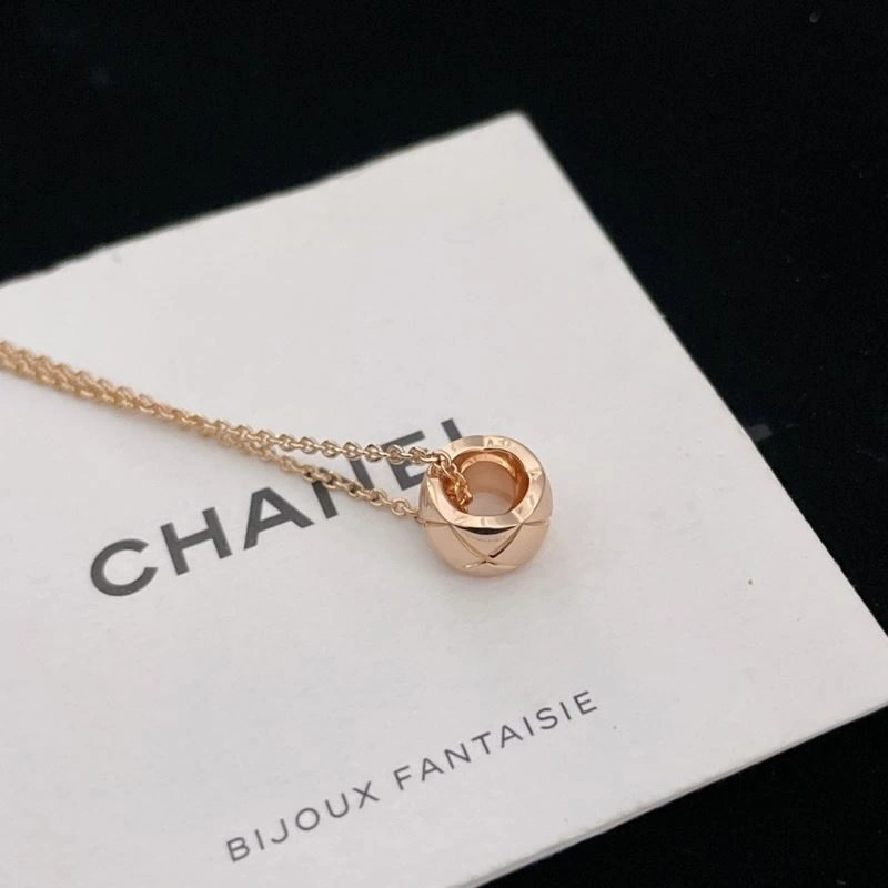 Stylish Chanel Necklaces 231087