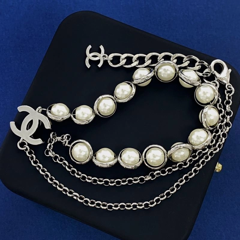 Compact Chanel Necklaces 230997