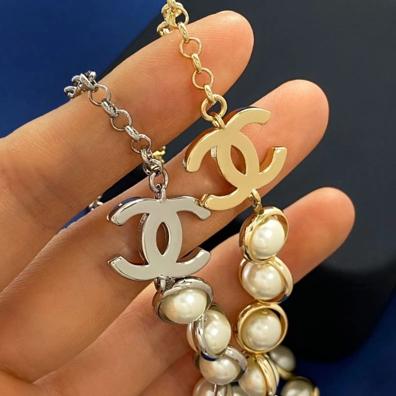 Compact Chanel Necklaces 230997