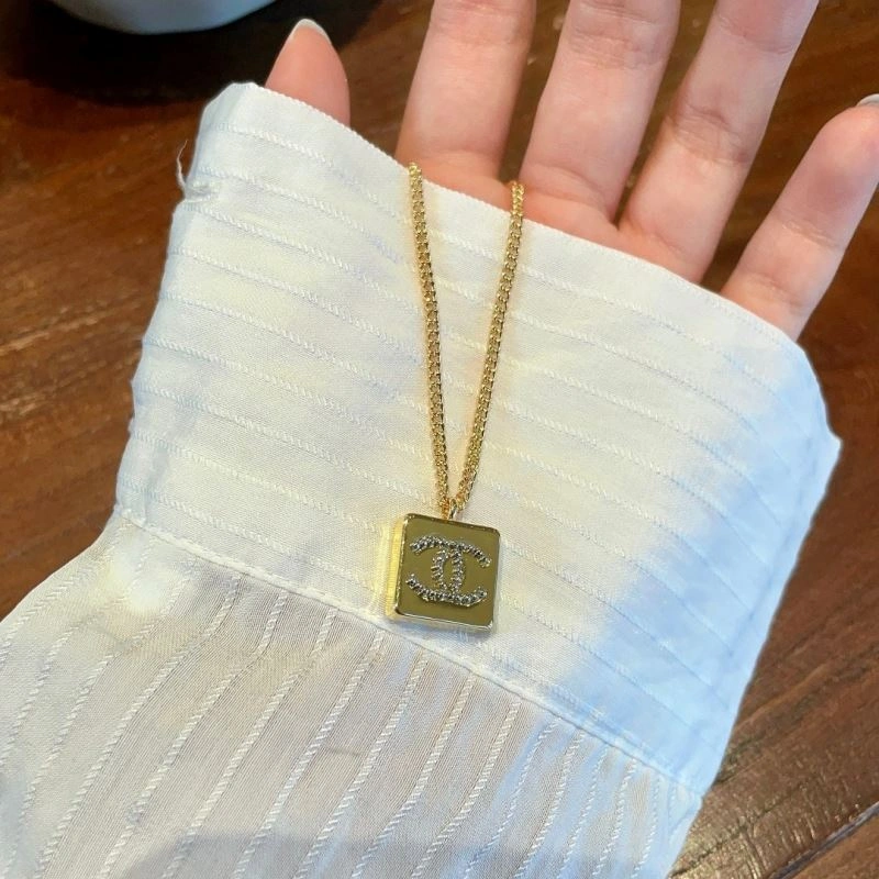Chanel Necklaces Durable 230962